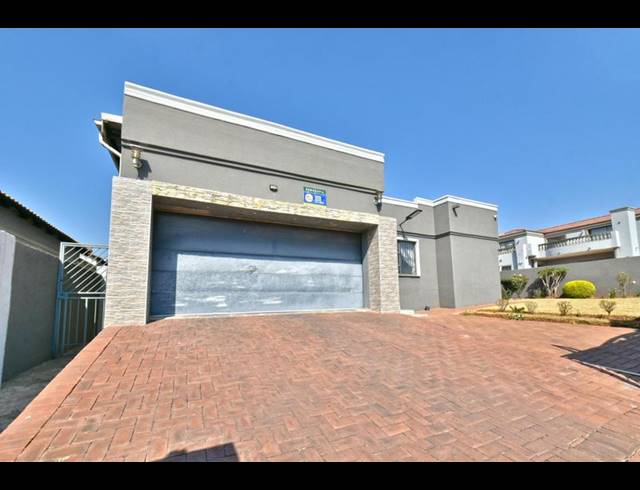 3 BEDROOM HOUSE FOR SALE IN MONDEOR